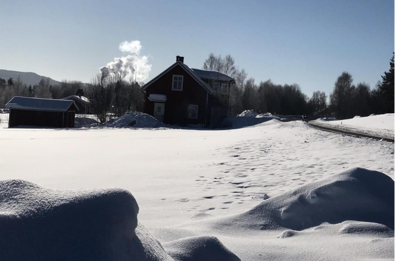 Symaskinshuset Jaervsoe Jarvso Exterior foto