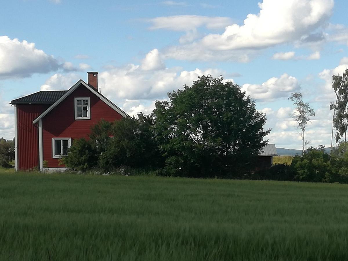 Symaskinshuset Jaervsoe Jarvso Exterior foto